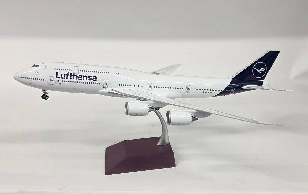 G2DLH1242 | Gemini200 1:200 | Boeing 747-8 Lufthansa D-ABYA Current Livery