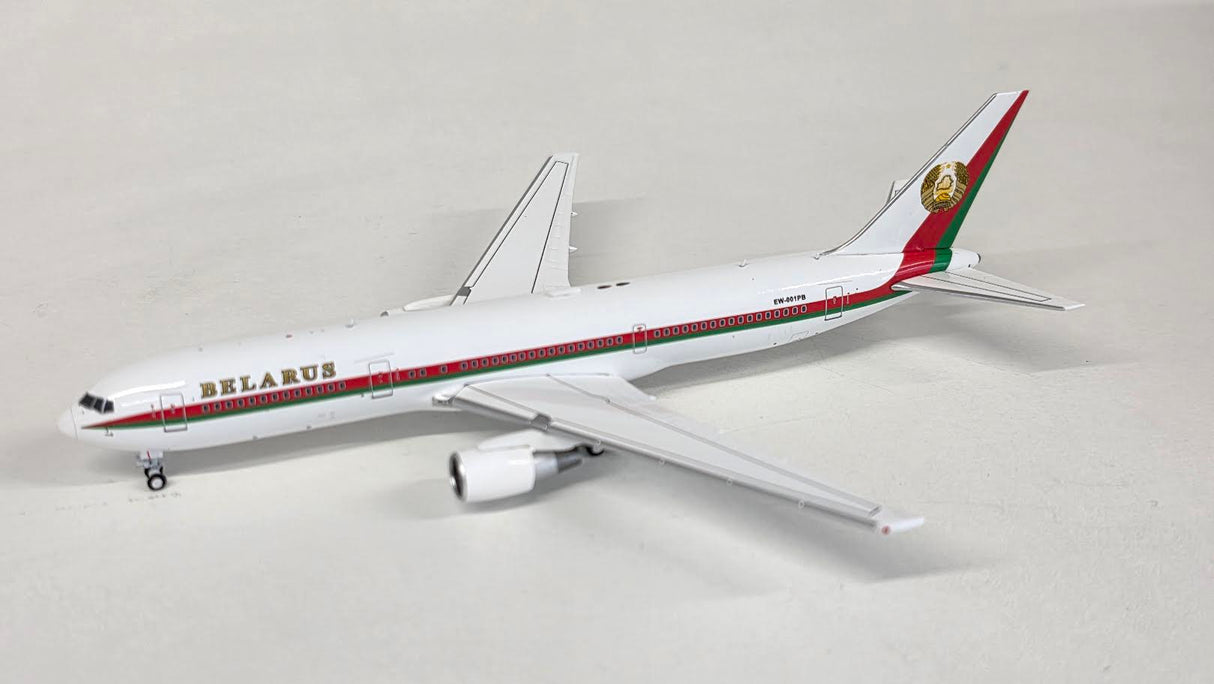 PT-400-027 | Patriot Models 1:400 | Boeing 767-32(K)ER Belarus VIP Jet EW-001PB