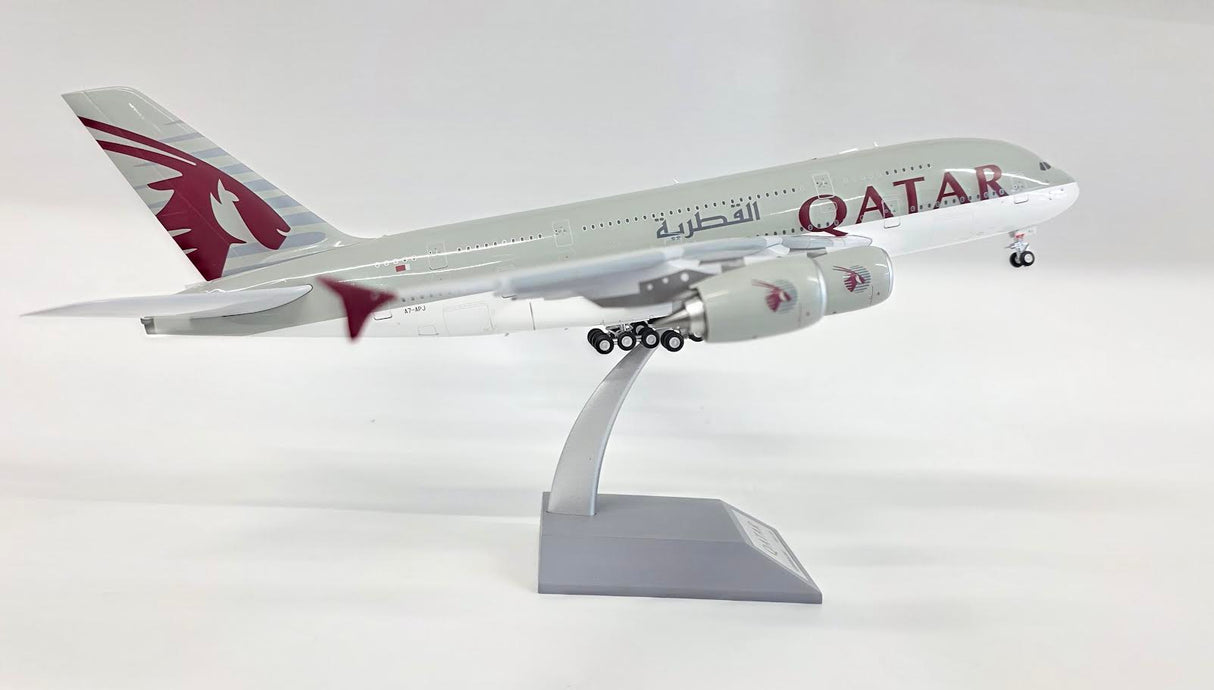 IF380QT1025 | Inflight200 | Airbus A380-861 Qatar Airways A7-APJ with stand