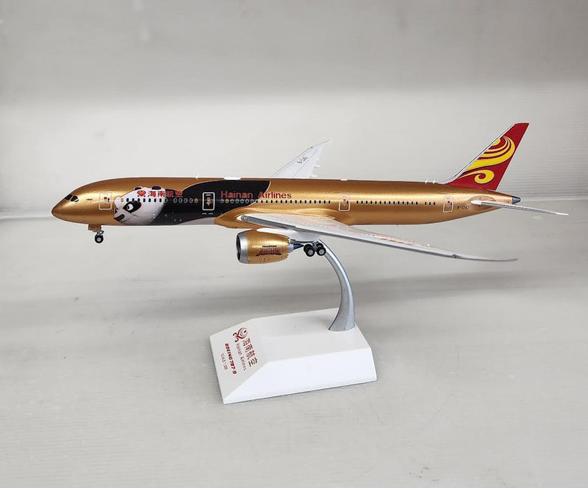 XX2068 | JC Wings 1:200 | Boeing 787-9 Hainan Airlines B-1343, 'Kung Fu Panda 4' (with stand)