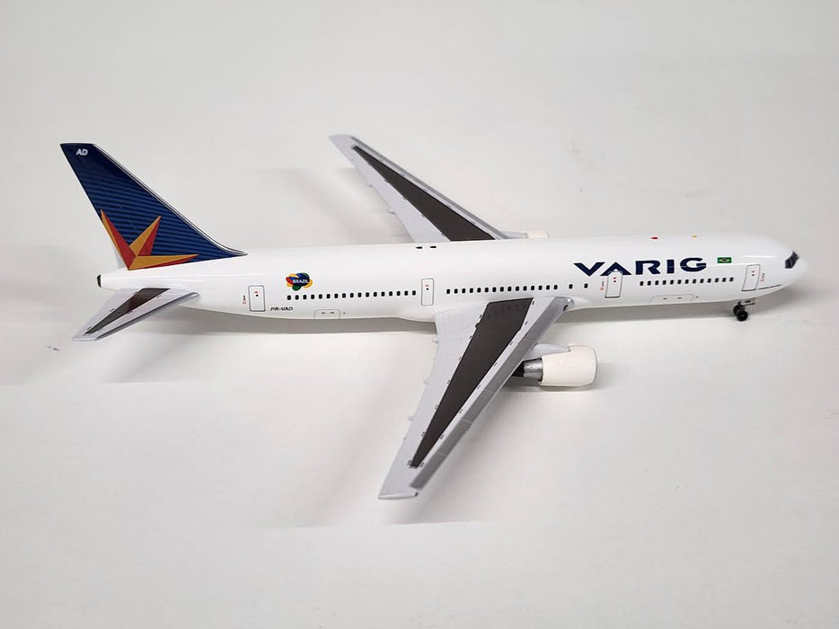 AV4763009 | Aviation 400 1:400 | Boeing 767-300 VARIG PR-VAD PRE-OWNED