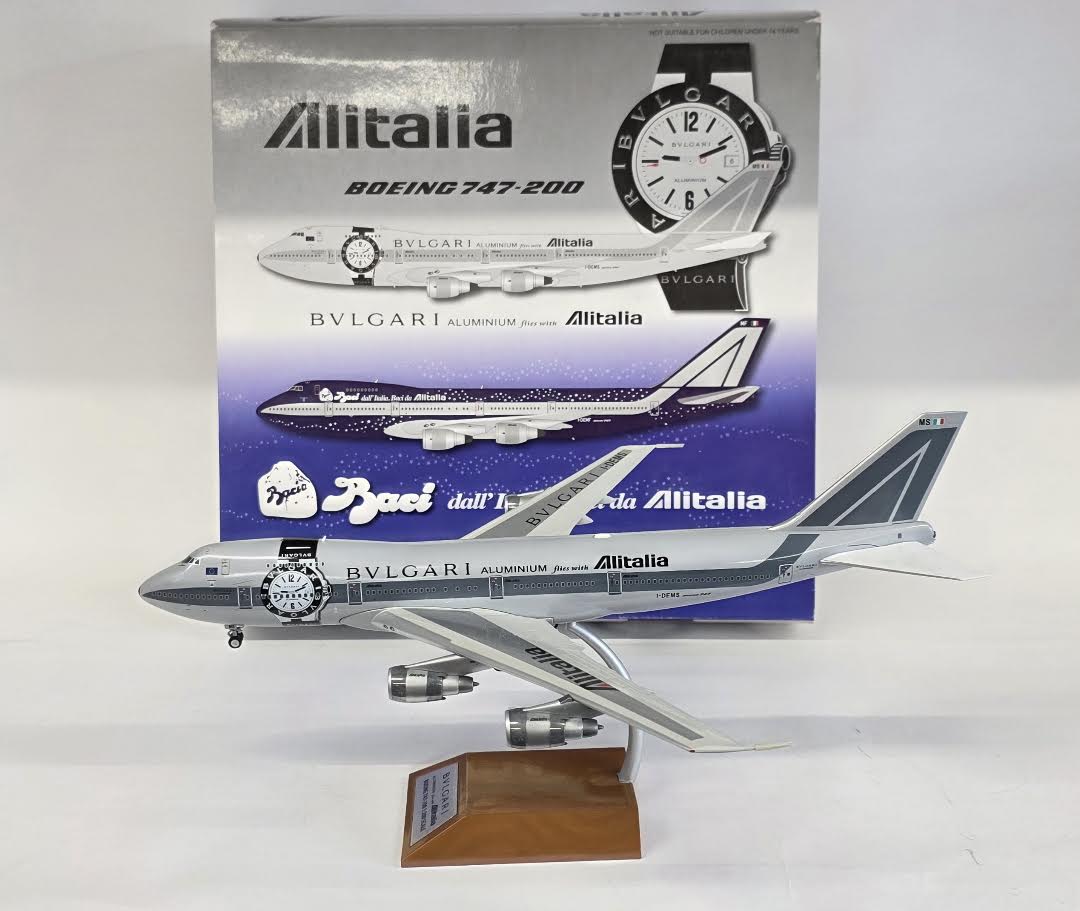 JFI-747-2-011 | JFox Models 1:200 | Boeing 747-200 Alitalia I-DEMS, 'Bulgari Aluminium' (with stand)