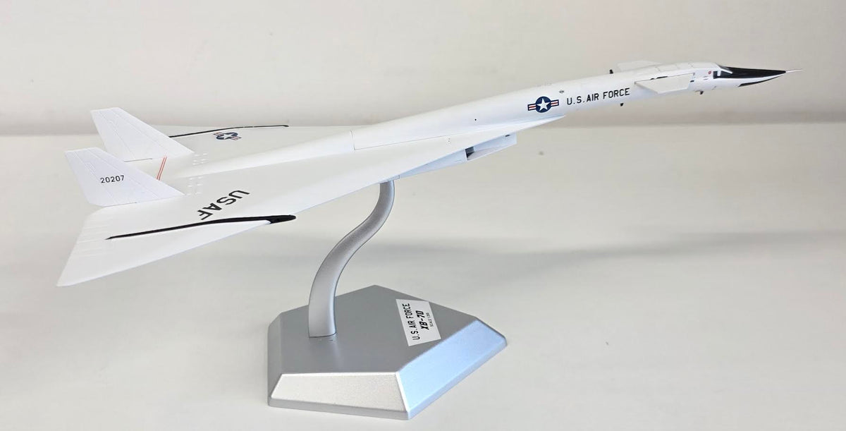 L2139 | SQ Wings 1:200 | North American XB-70 Valkyrie U.S. Air Force 20207