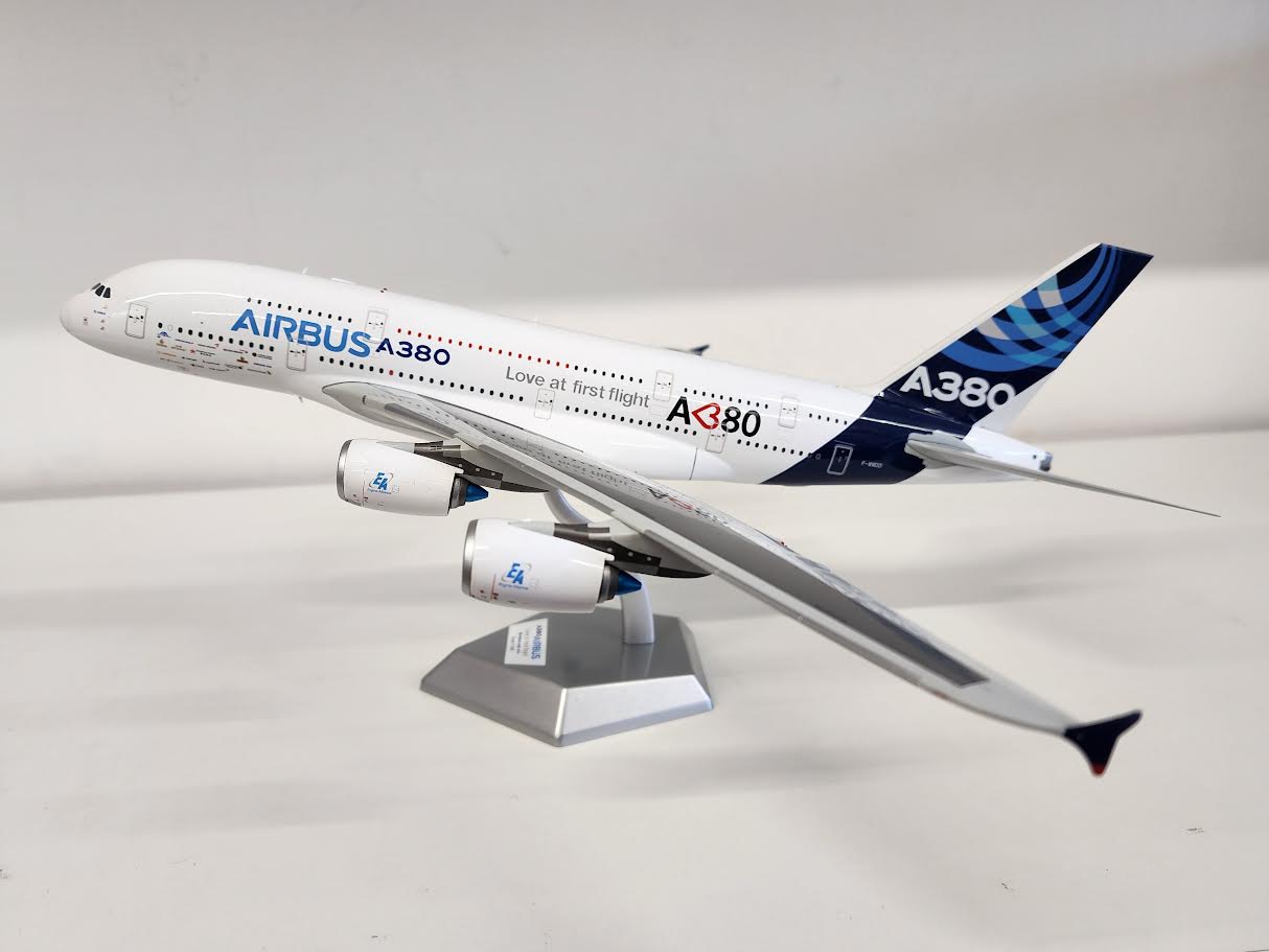 L2009 | SQ Wings 1:200 | Airbus A380 House Colours F-WWDD, 'Love at First Flight'