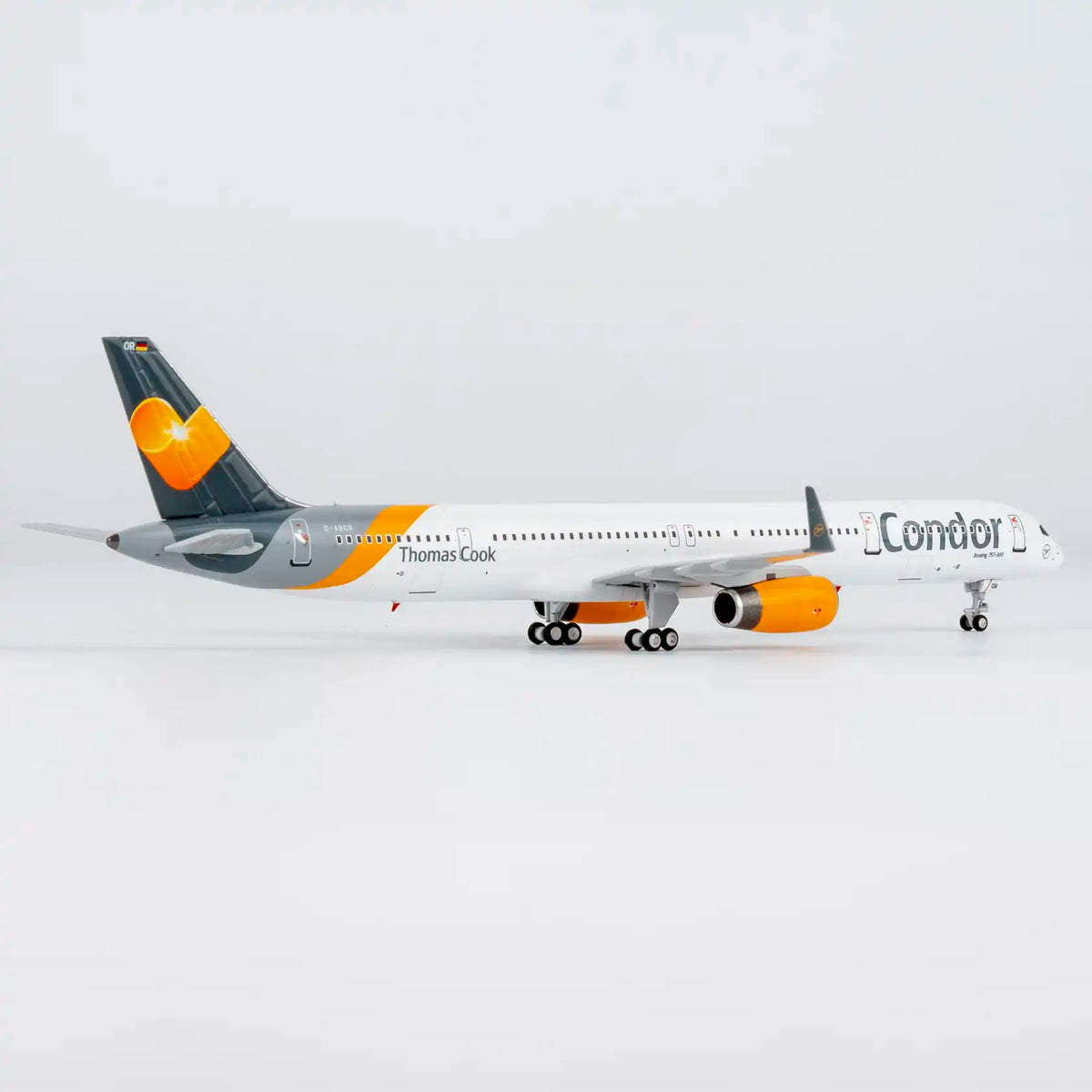 NG45013 | NG Models 1:400 | Boeing 757-300/w Condor D-ABOR (Condor / Thomas Cook Airlines hybrid livery with heart tail)