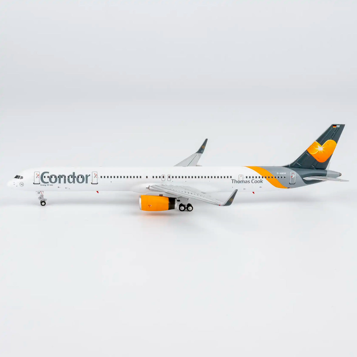NG45013 | NG Models 1:400 | Boeing 757-300/w Condor D-ABOR (Condor / Thomas Cook Airlines hybrid livery with heart tail)