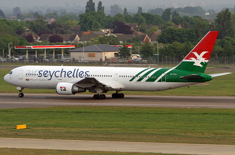 PH11846 | Phoenix 1:400 | Boeing 767-300 Air Seychelles S7-FCS