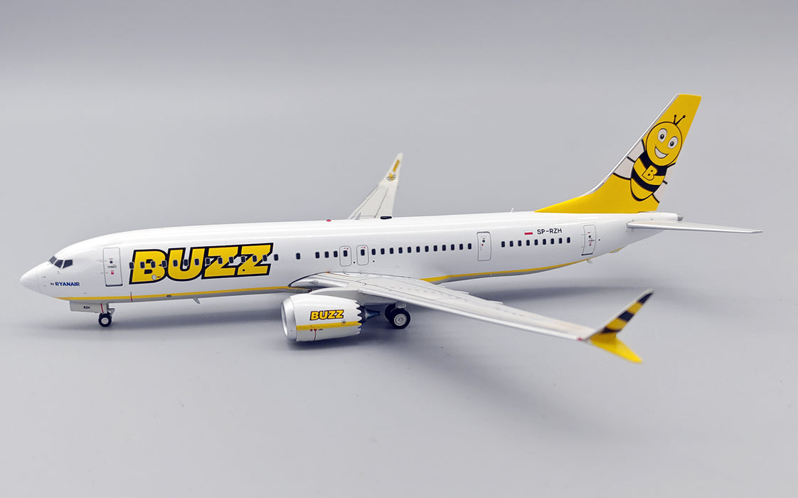 B-738M-RR-RZH  | Blue Box 1:200 | Boeing 737-8 Max 200 - Buzz SP-RZH | is due July 2025