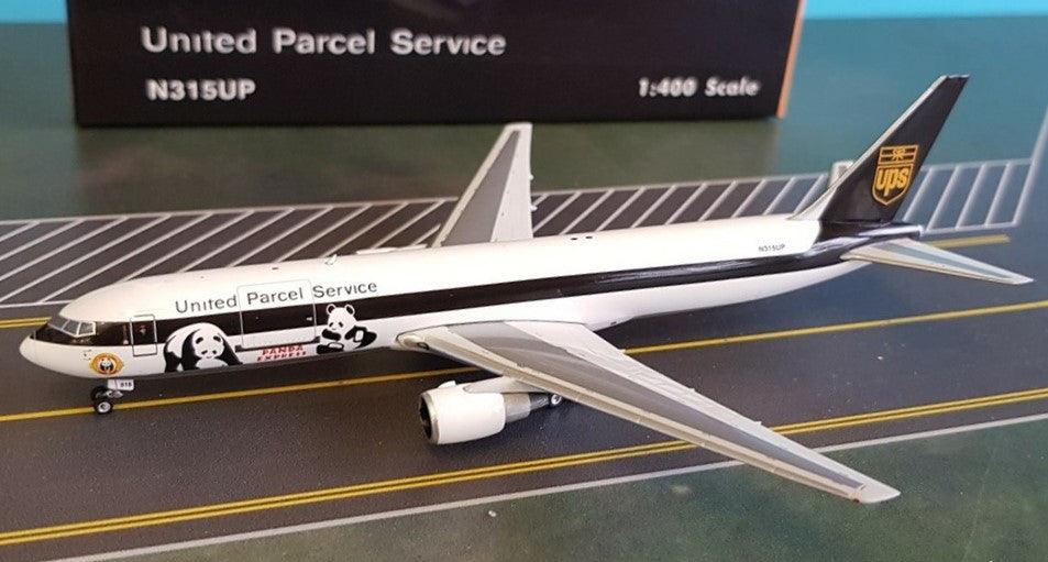PH04209 | Phoenix 1:400 | Boeing 767-300ER UPS Panda Express N315UP