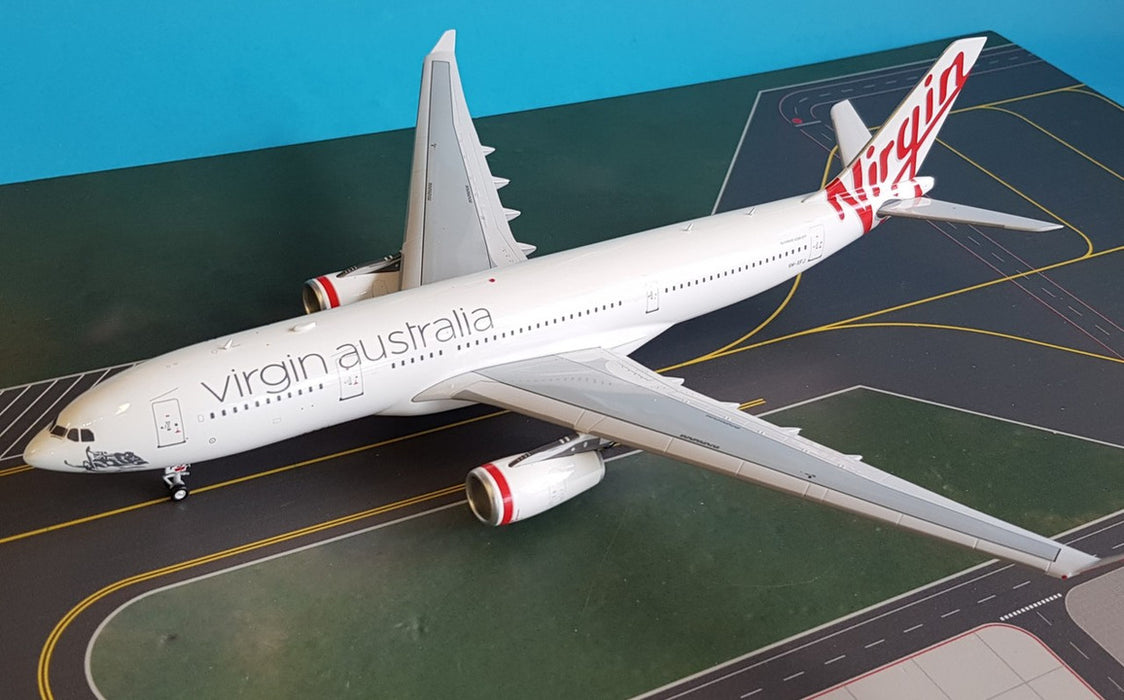 B-333VA-001 | Blue Box 1:200 | Airbus A330-200 Virgin Australia VH-XFJ (with stand)
