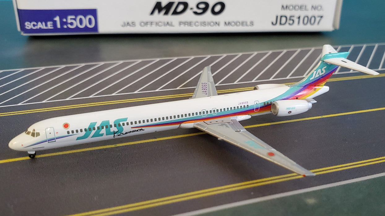 JD51007 | Herpa Wings 1:500 | Boeing MD-90 JAS