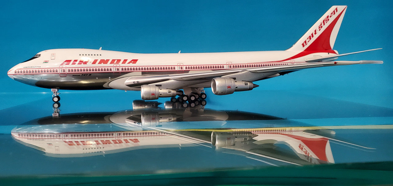 IF7420820P | InFlight200 1:200 | Boeing 747-200 Air India VT-EBO (with stand)