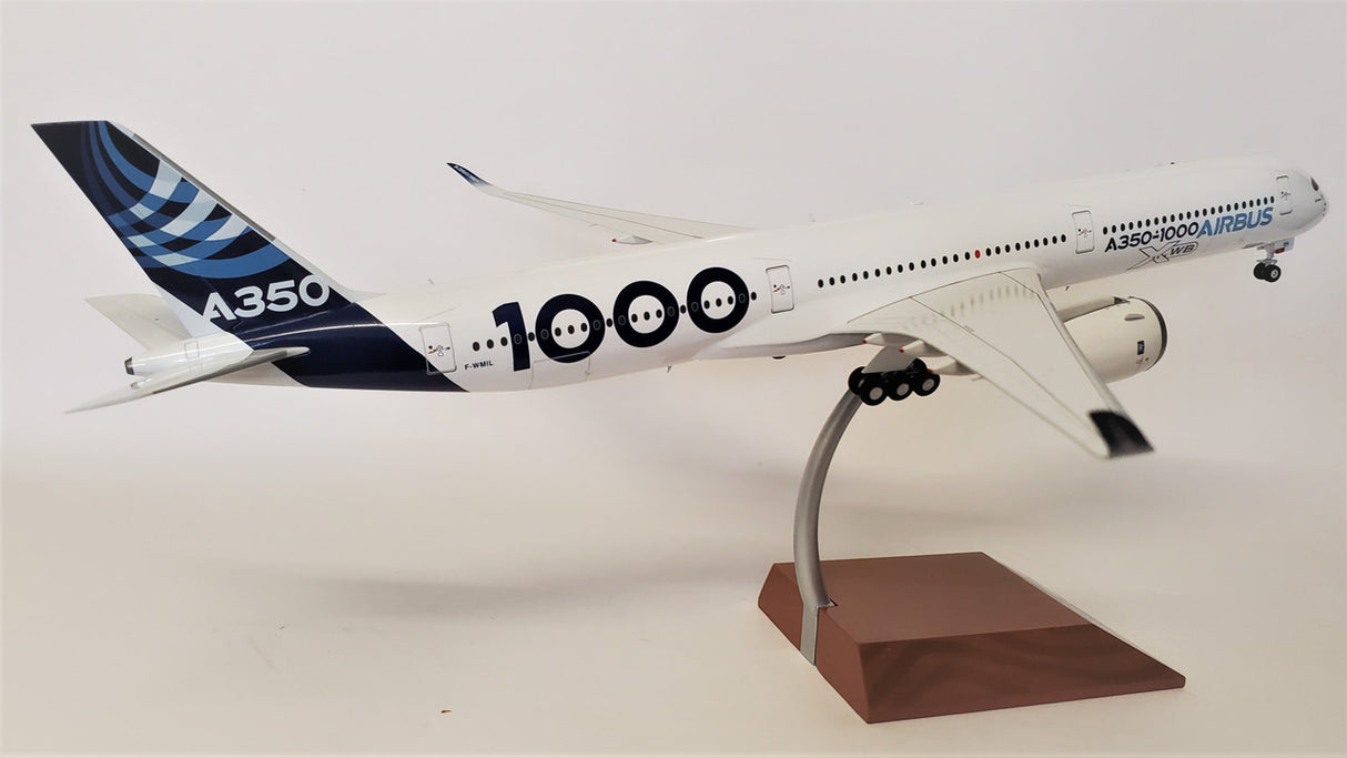 IF35010002 | InFlight200 1:200 | Airbus A350-1000 House Colours F-WMIL (with stand)