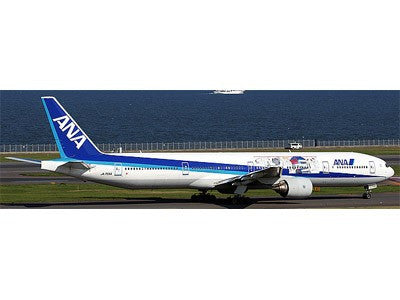 XX2817 | JC Wings 1:200 | Boeing 777-300 ANA All Nippon JA755A, 'Gundam' (no stand)