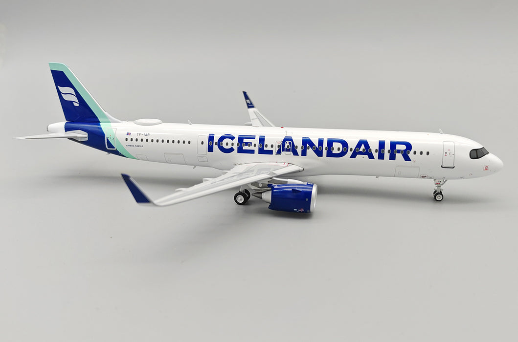 IF321MF0725 | InFlight200 1:200 | Airbus A321-271NX, Icelandair TF-IAB with stand | is due July 2025