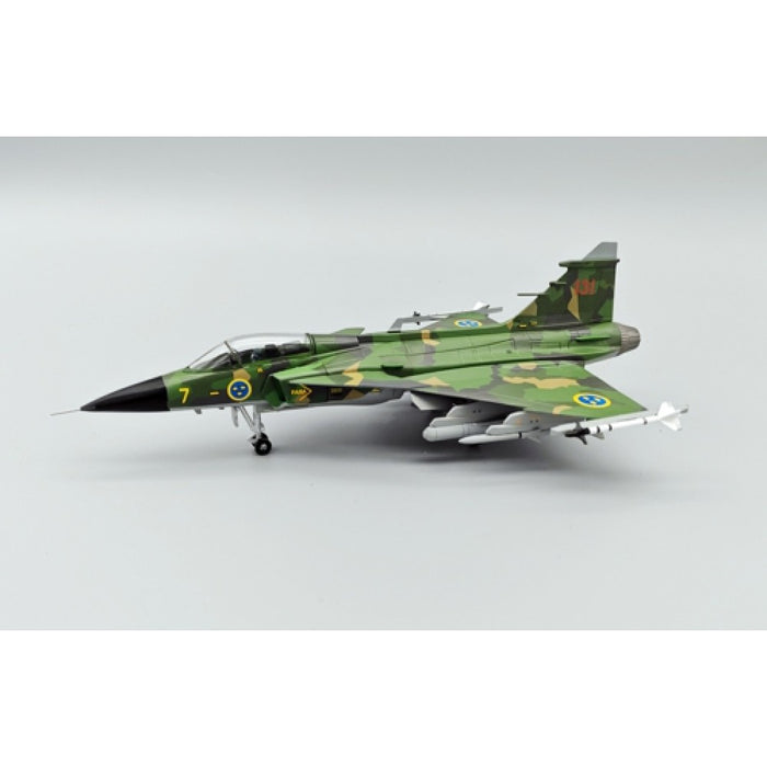 AV72-43-005 |Aviation 72 1:72 | Saab Gripen JAS-39A, 39131 Swedish Air Force 'Splinter Markings'