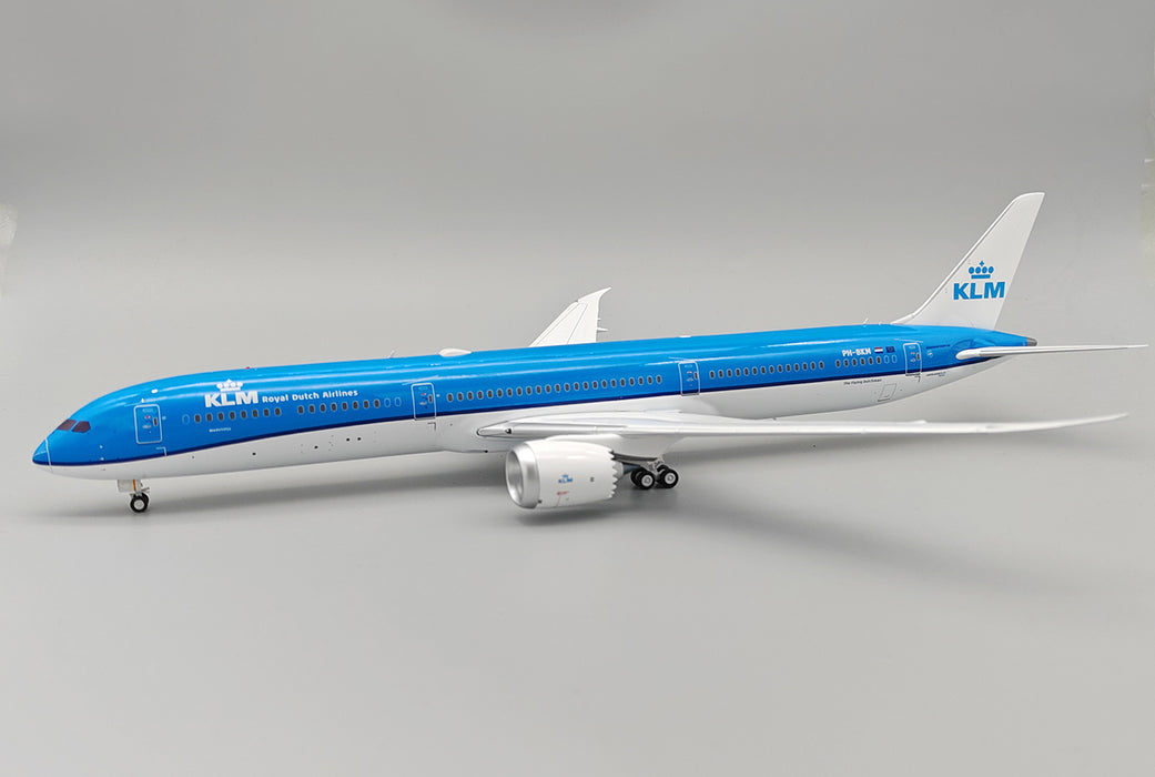 IF78XKL0924 | InFlight200 1:200 | Boeing 787-10 'Dreamliner', KLM - Royal Dutch Airlines PH-BKM with stand | is due May 2025