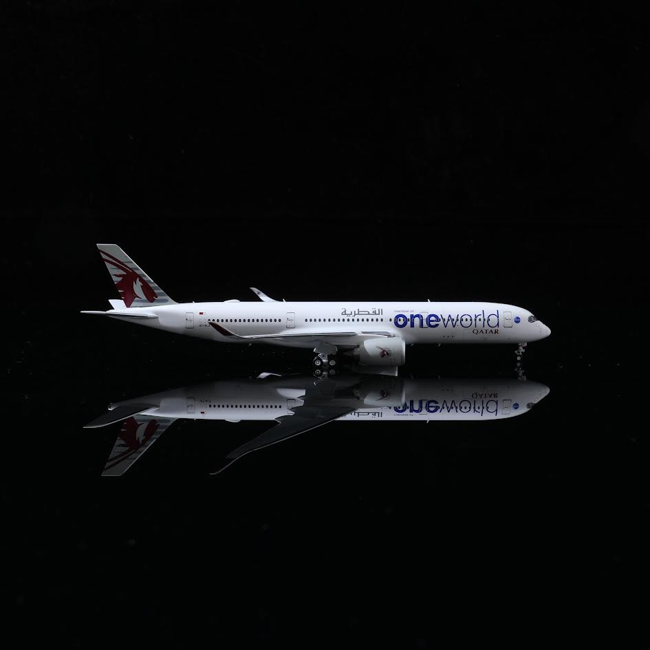 HA3590008 | Aero Polaris 1:400 | Airbus A350-900 Qatar Airways A7-ALZ Oneworld | is due September 2026
