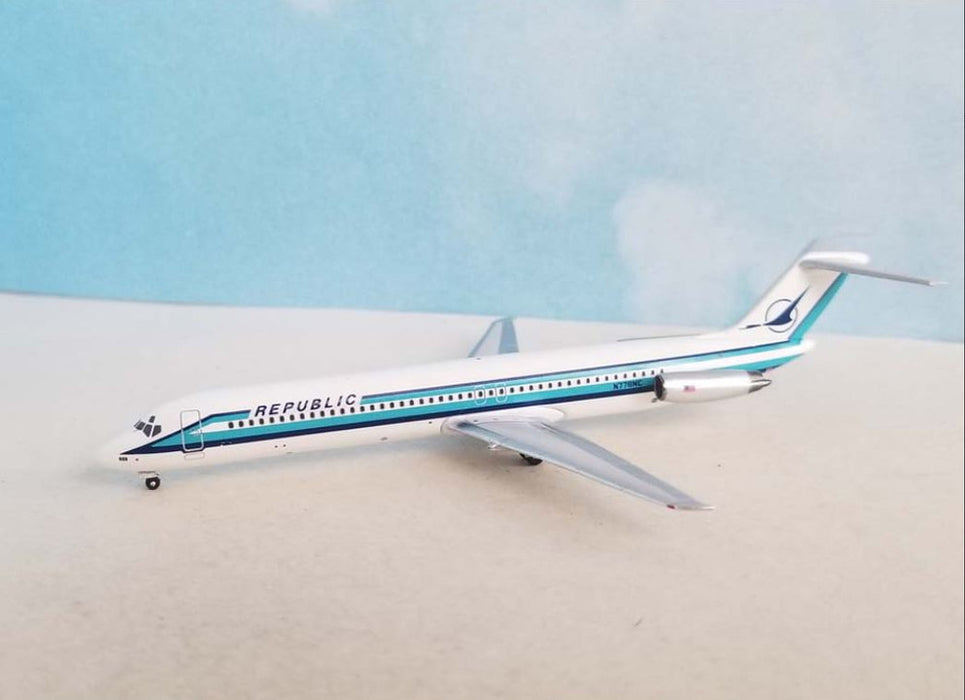 AC411328 | Aero Classics 1:400 | DC-9 /51 Republic N778NC