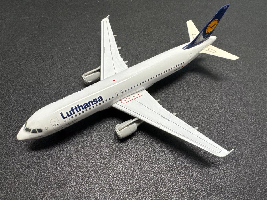 DJDLH003 | Star Jets 1:200 | Airbus A320-200, Lufthansa 'Heidelberg' D-AIPB **PRE OWNED**