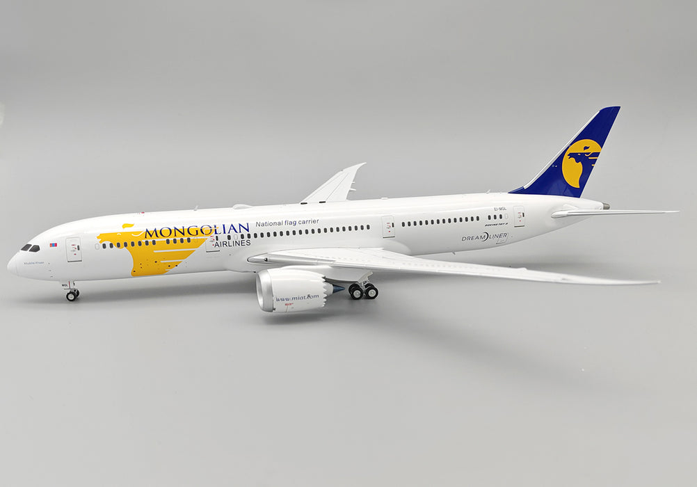 IF789OM0625 | InFlight200 1:200 | Boeing 787-9 Dreamliner, MIAT Mongolian Airlines EI-MGL with stand