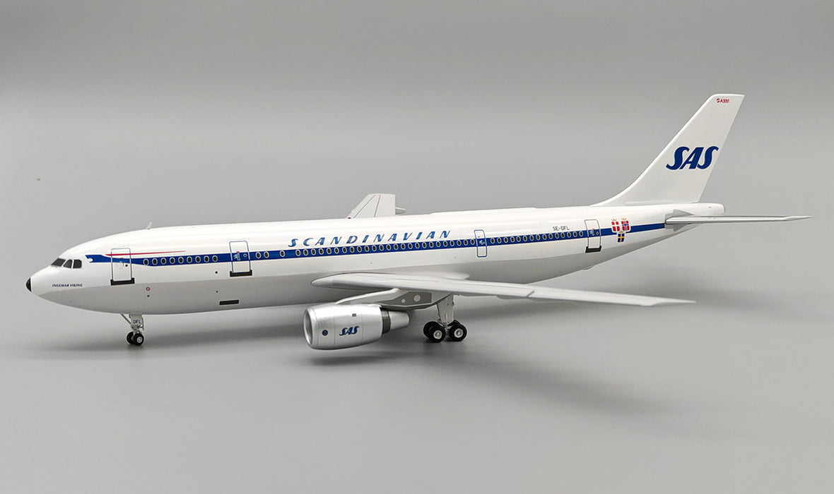 IF30B2SK1223 | InFlight200 1:200 | Airbus A300B2-320 Scandinavian Airlines - SAS SE-DFL with stand