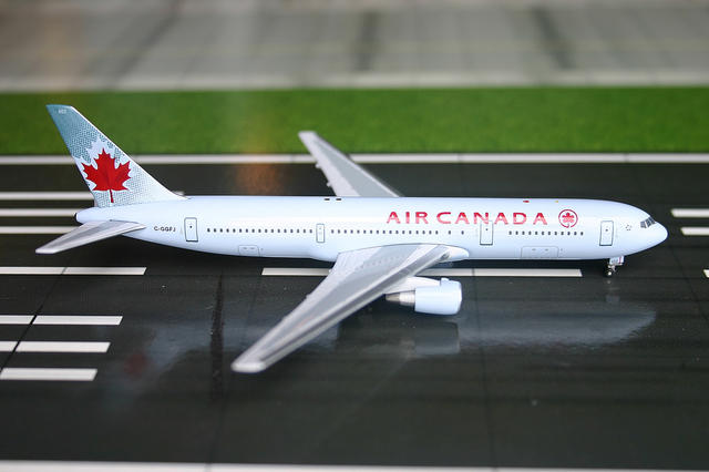 ACCGGFJ | Aeroclassics 1:400 | Boeing 767-300, Air Canada C-FGGJ **PRE OWNED**