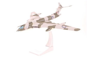 48703 | Corgi Military 1:144 | Handley Page Victor S.R.Mk2 XL161, RAF 543 Sqn-camouflaged **PRE OWNED**