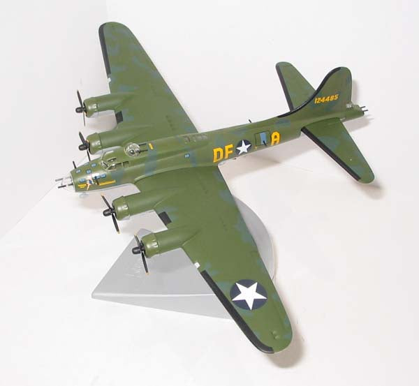 AA3104 | Corgi Military 1:144 | Boeing B-17 Flying Fortress ''Memphis Belle''