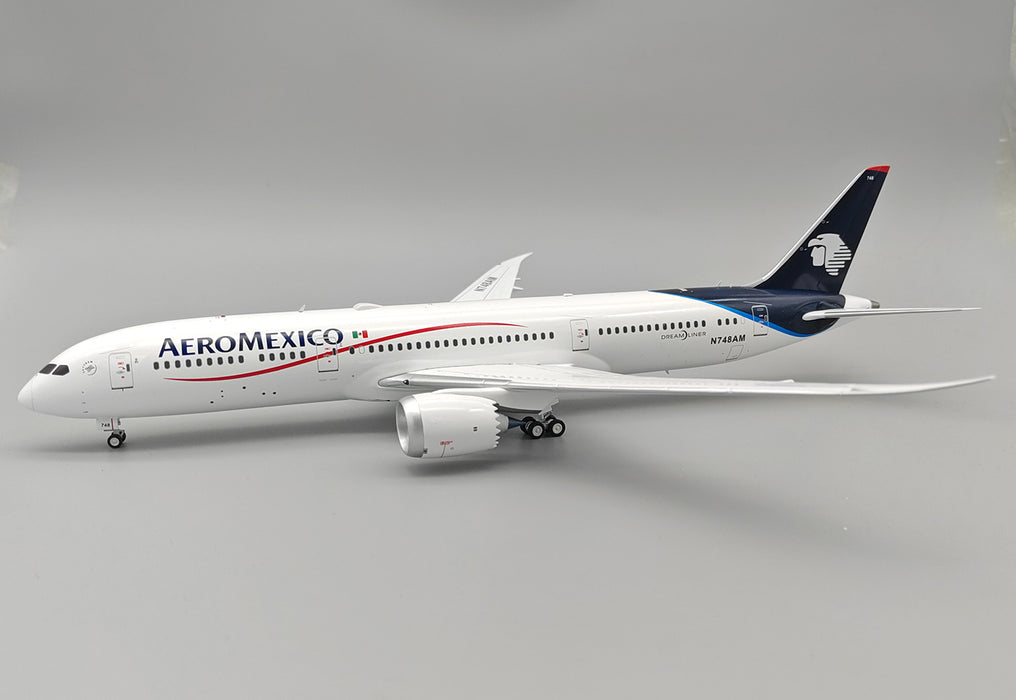 IF789MX0625 | InFlight200 1:200 | Boeing 787-9 Dreamliner AeroMexico N748AM with stand