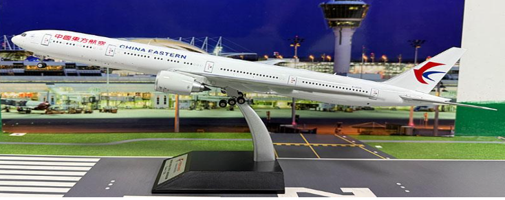 KJ-B77W-170 | KJ Models 1:200 | Boeing 777-300ER B-2025 China Eastern Airlines With Stand | is due July 2025