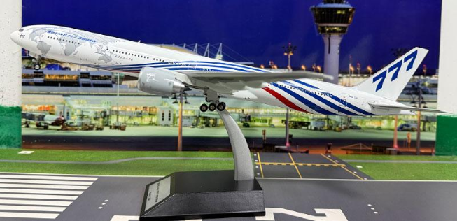 KJ-B77W-162 |  KJ Models 1:200 | Boeing 777-300ER N5017V World Tour N5017V With Stand | is due July 2025