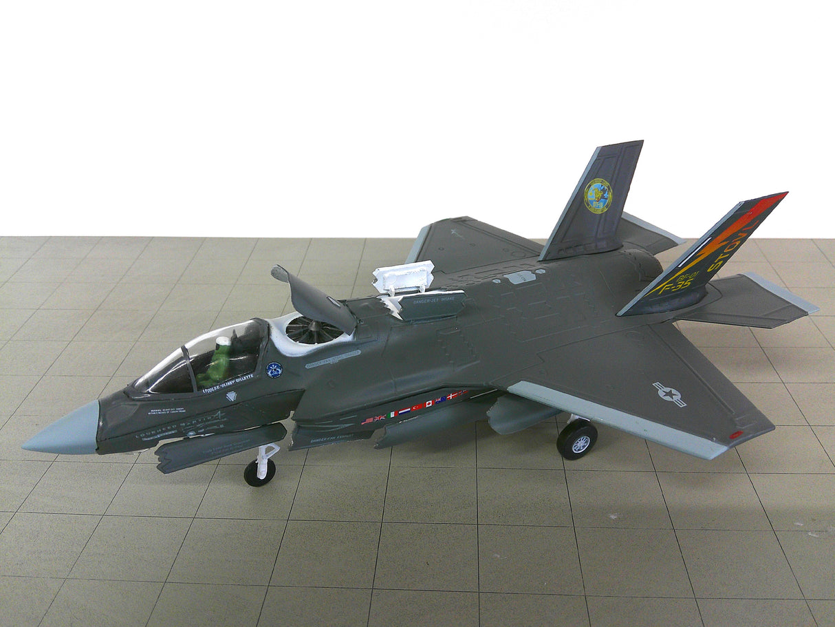 14+026 | 14+ Models 1:72 plastic | Lockheed F-35B BF-01 Lockheed Martin