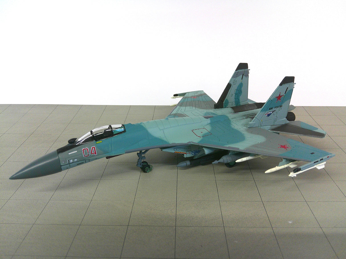 14+036 | 14+ Models 1:100 plastic | Sukhoi Su-35 Red 04 Russian Air Force