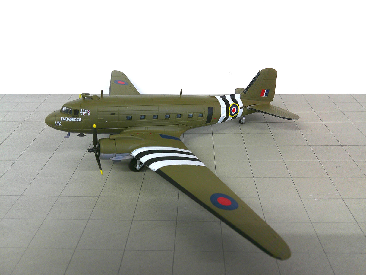 14+033 | 14+ Models 1:100 plastic | Douglas C-47 Dakota ZM607 Royal Air Force