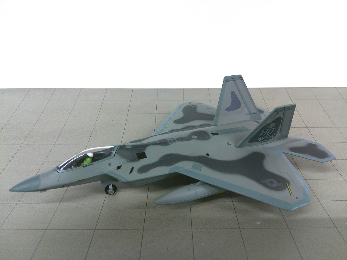 14+019 | 14+ Models 1:100 plastic | Lockheed F-22 05-088 HO US Air Force