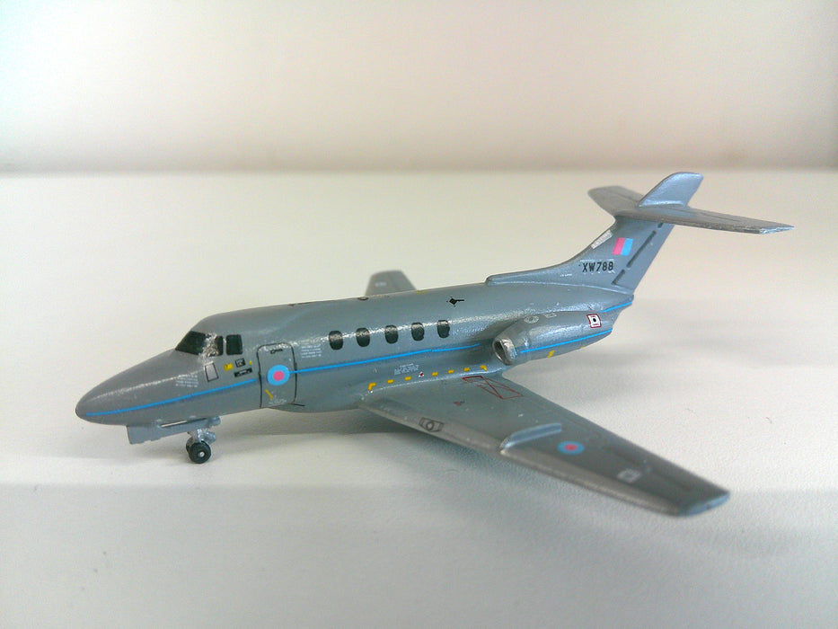 SF115 | Skyfame Models 1:200 | Hawker Siddeley HS.125 CC.1, RAF 32 Sqn (Grey)