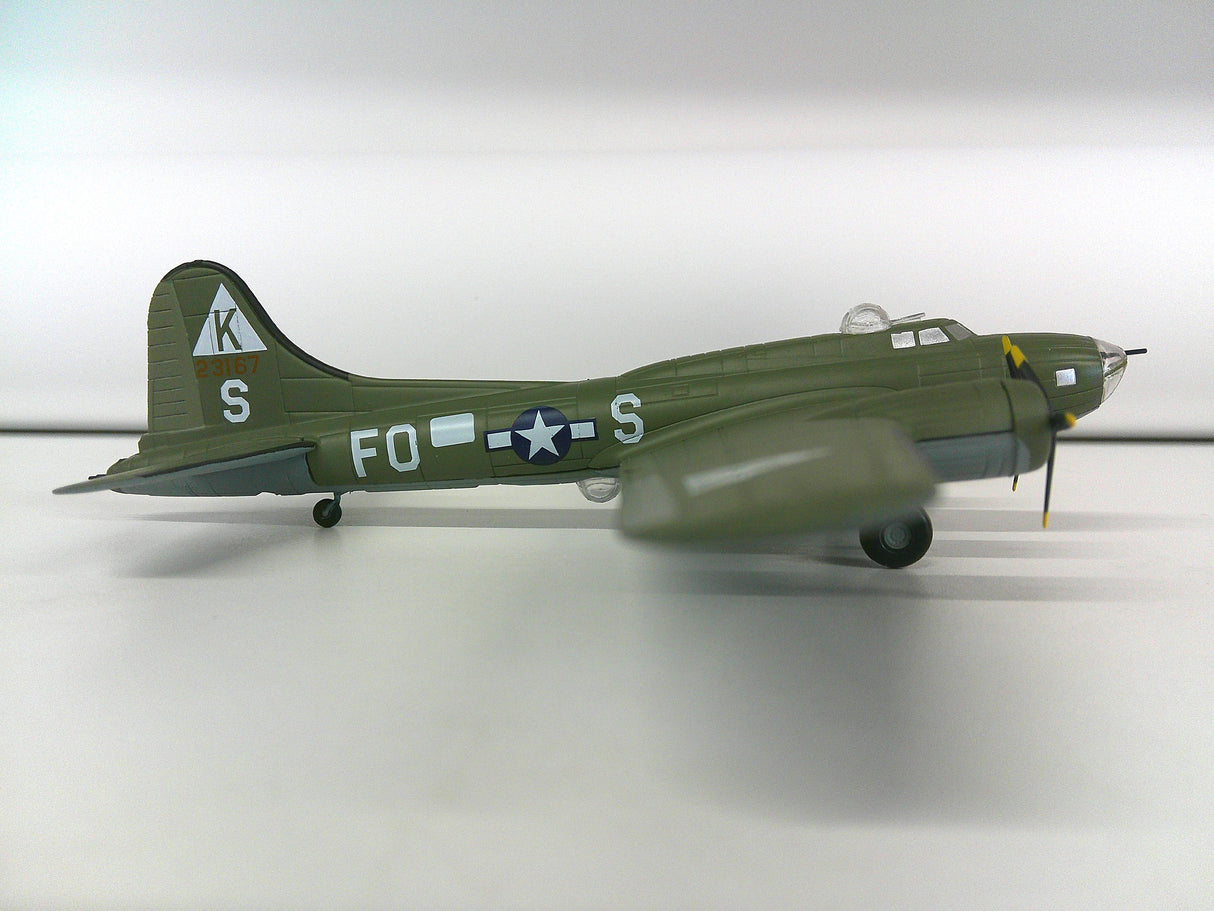 14+001 | 14+ Models 1:144 plastic Boeing B-17F 23167 FO:S US Army Air Force
