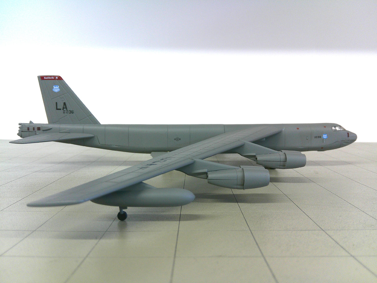 14+034 | 14+ Models 1:200 plastic | Boeing B-52H 61-036 LA US Air Force