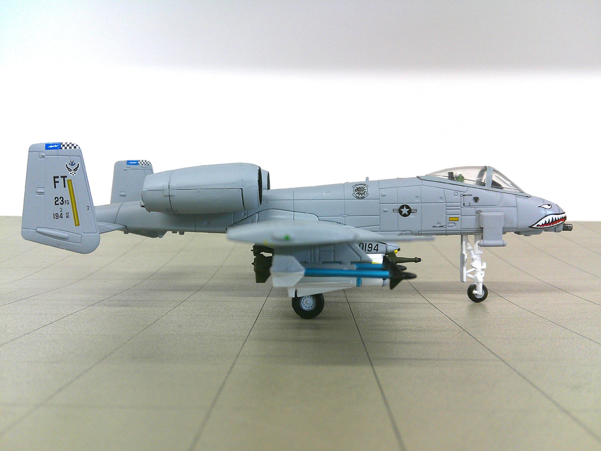 14+022 | 14+ Models 1:100 plastic | Fairchild Republic A-10A 80-194 FT US Air Force