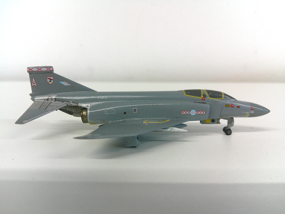SF1002 | Skyfame Models 1:200 | McDonnell Douglas F-4 Phantom FGR.2 XV409, 29 Sqn, RAF Conningsby 1984 | is due - see description