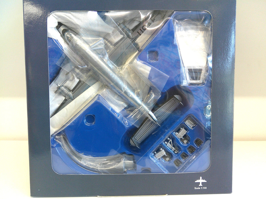 807903304026 | AA30402 | Corgi 1/144 Die-Cast | Lockheed VC-121 Constellation USAF 8614