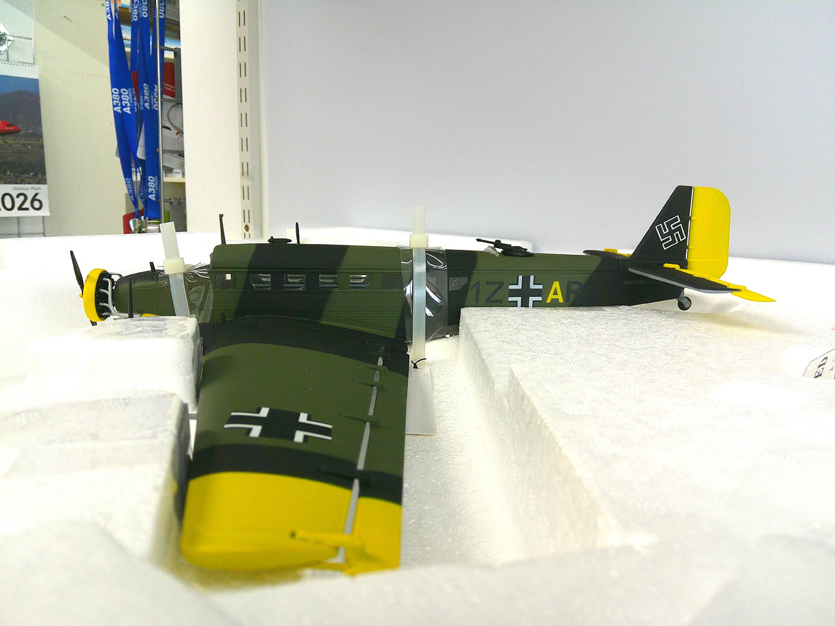 B11B639 | CDC Armour 1/148 Die - Cast | Junkers Ju-52/3M Luftwaffe