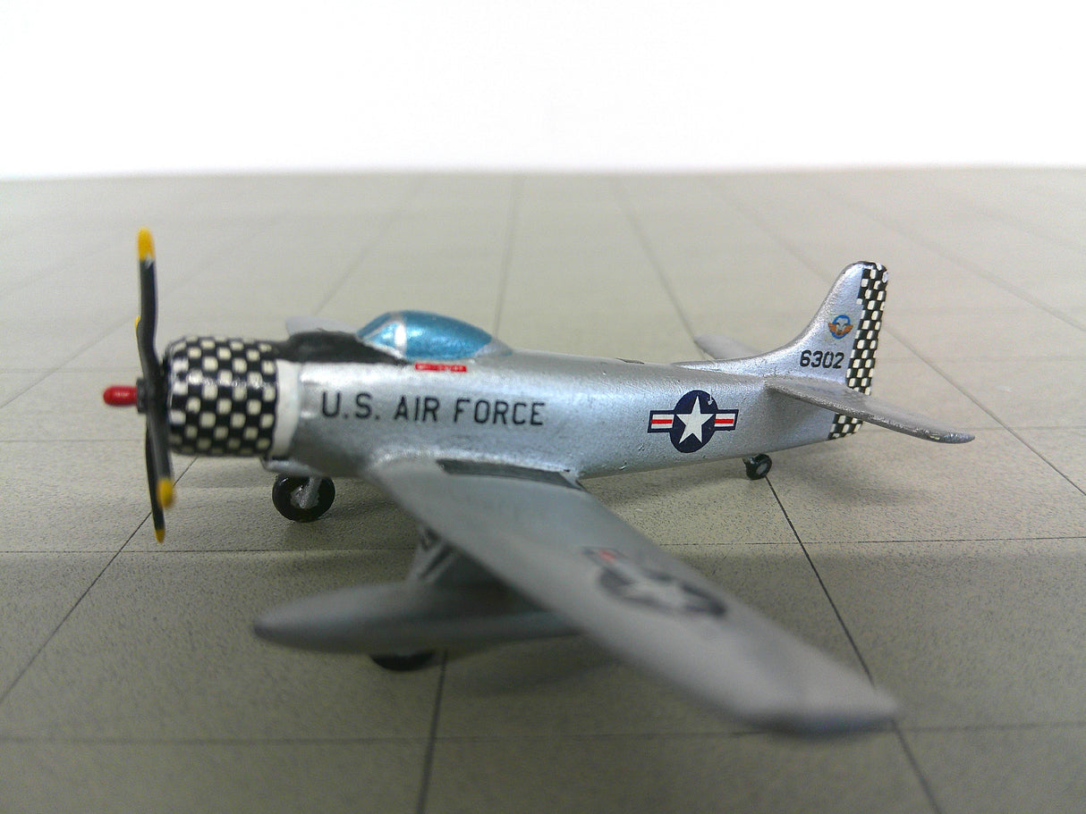 HM02 | Helmet Models 1/200 scale | Douglas A-1 Skyraider USAF 63102