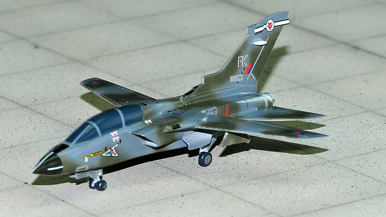 SF446 | SkyFame Models 1:200 | BAe Tornado GR.1B RAF 12 Squadron ZA491/FK | is due - see description