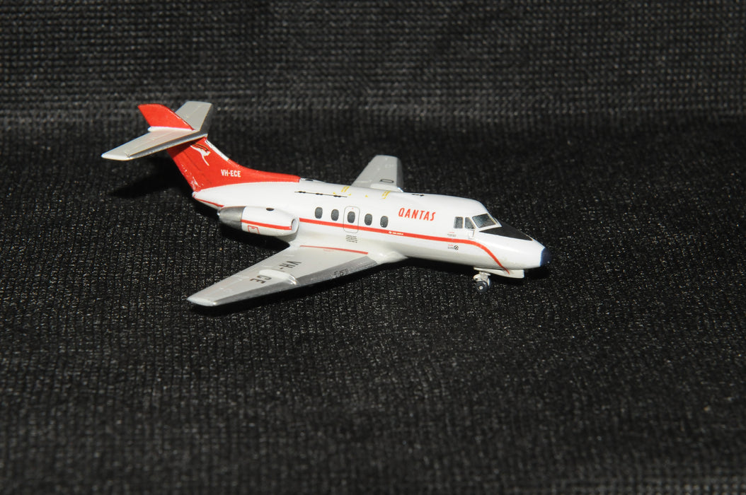 SF438 | SkyFame Models 1:200 | Hawker Siddeley HS.125, Qantas VH-ECE