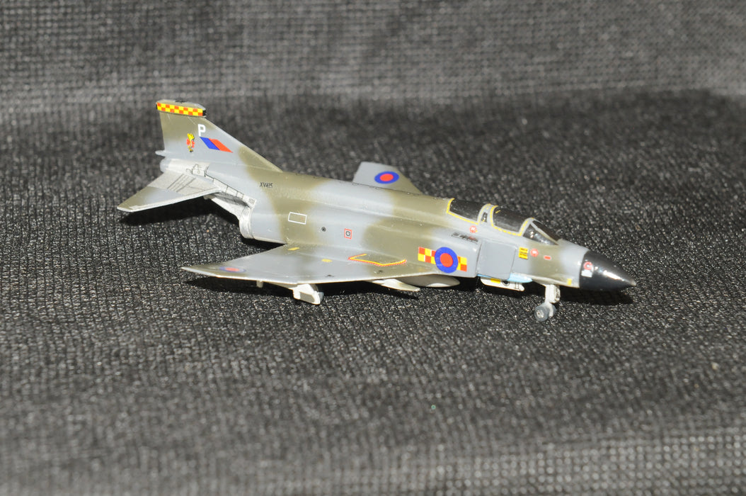 SF195 | SkyFame Models 1:200 | McDonnell Douglas F-4 Phantom FGR.2, RAF XV415, No. 92 Sqn., Wildenrath