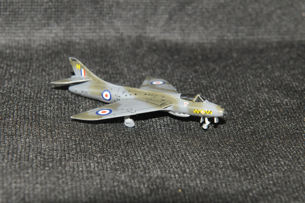 SF333 | Skyfame Models 1:200 | Hawker Hunter F4, 'H' WV269, 74 Sqn, RAF Horsham St Faith | is due - see description