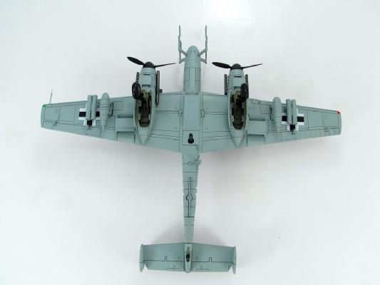HA1803 | Hobby Master Military 1:72 | Messerschmitt Bf 110G-4 Luftwaffe G9+EF Major Heinz-Wolfgang Schnaufer, IV/NJG 1, St Trond, Oct 1944