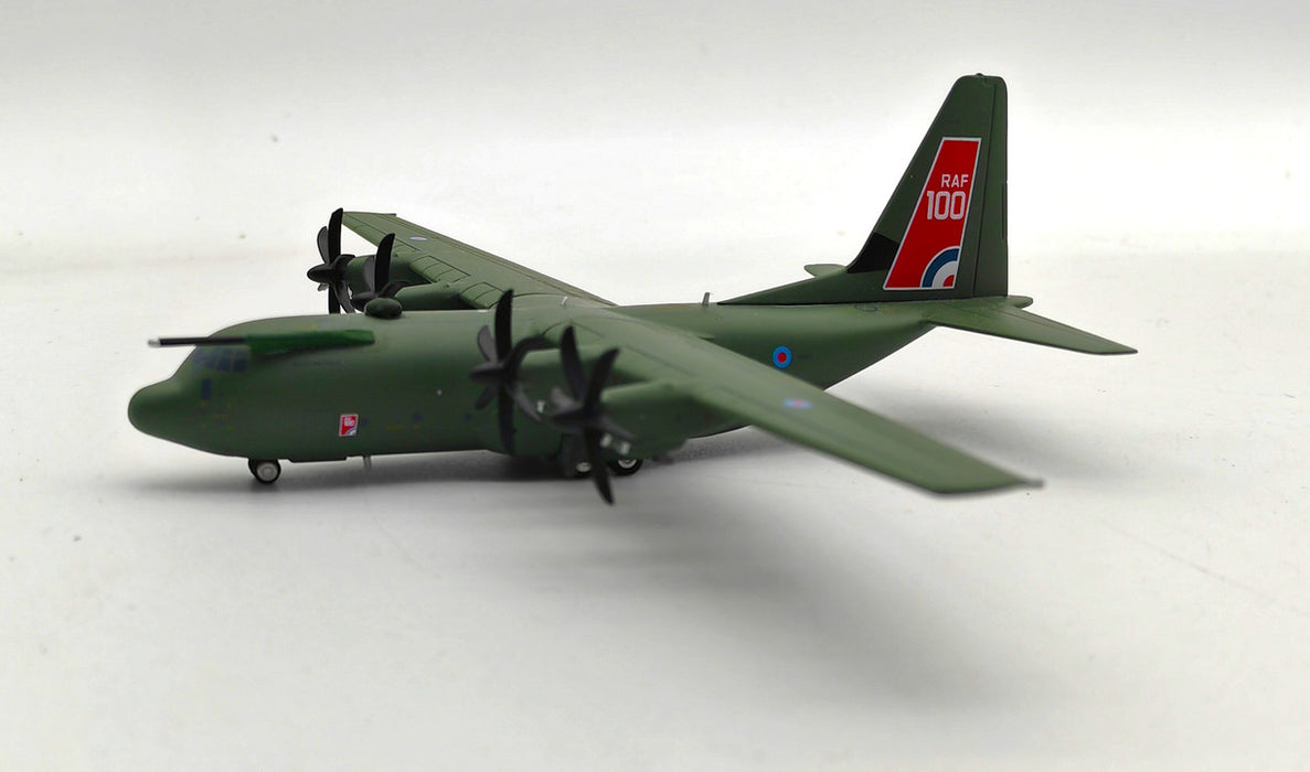 IF130UK0420 | InFlight200 1:200 | C-130J Hercules C5 RAF ZH887 (with stand)